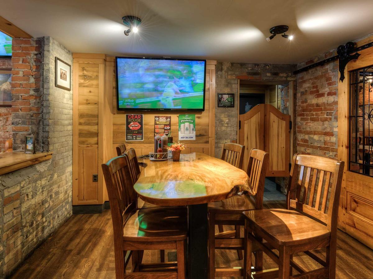 Western Hotel & Executive Suites Guelph Esterno foto