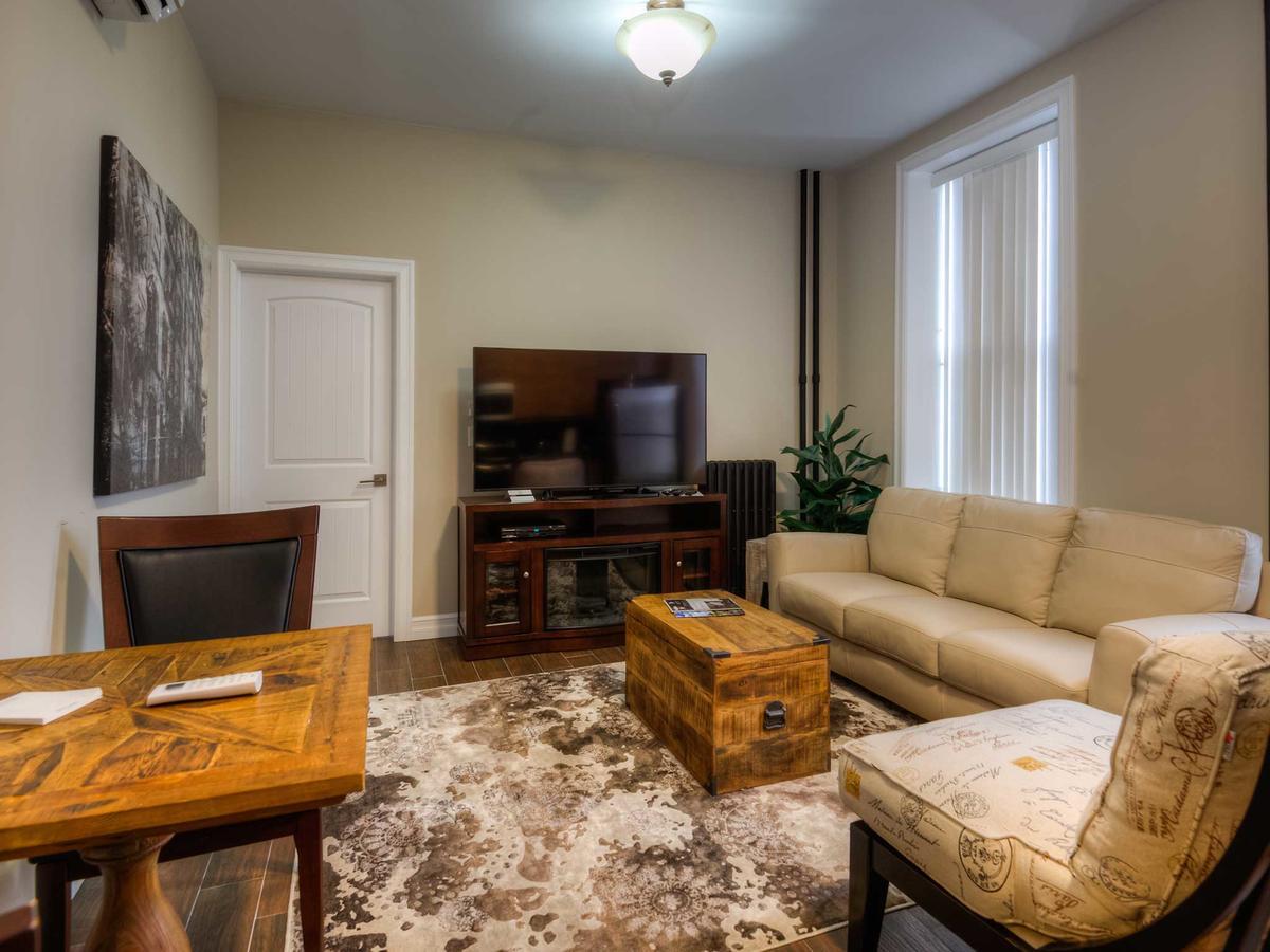 Western Hotel & Executive Suites Guelph Esterno foto